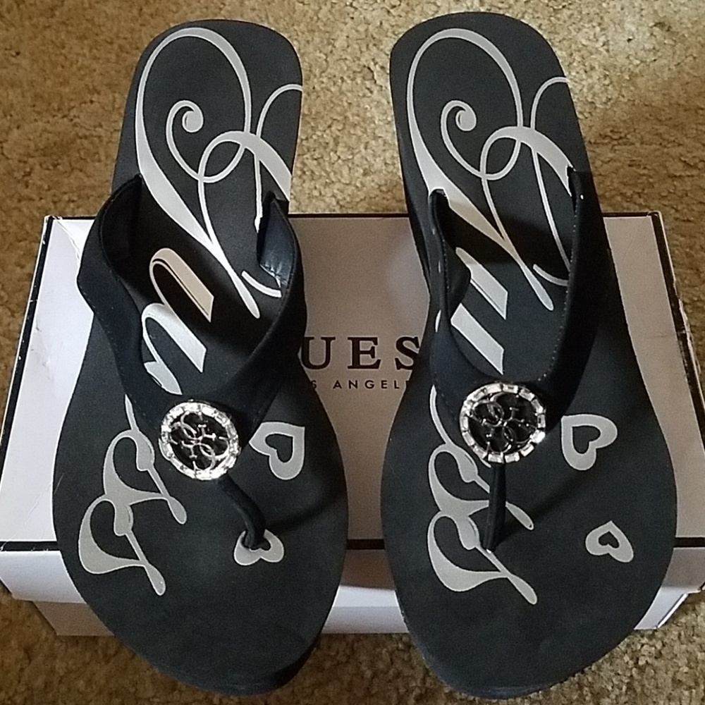 NWOT GUESS Sandles 🖤